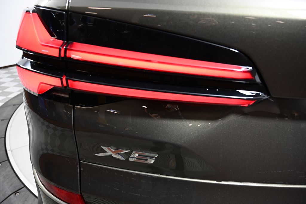 Thumbnail: 2026 BMW X5 - 11