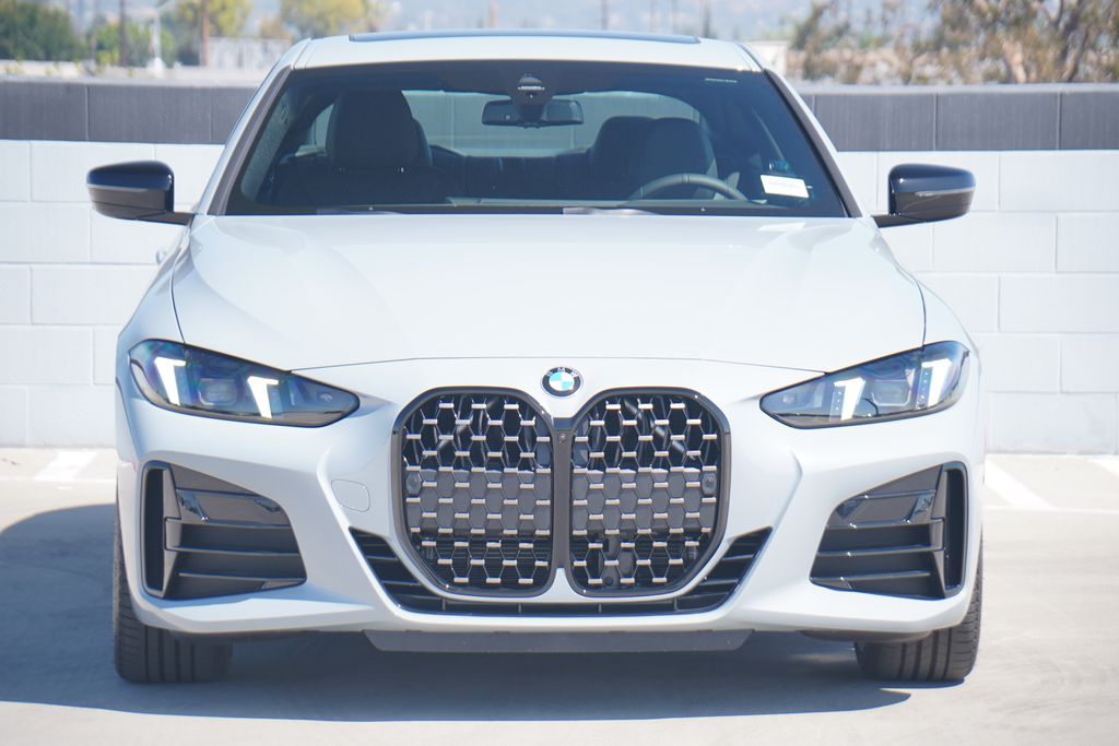 Thumbnail: 2026 BMW 4 Series - 2