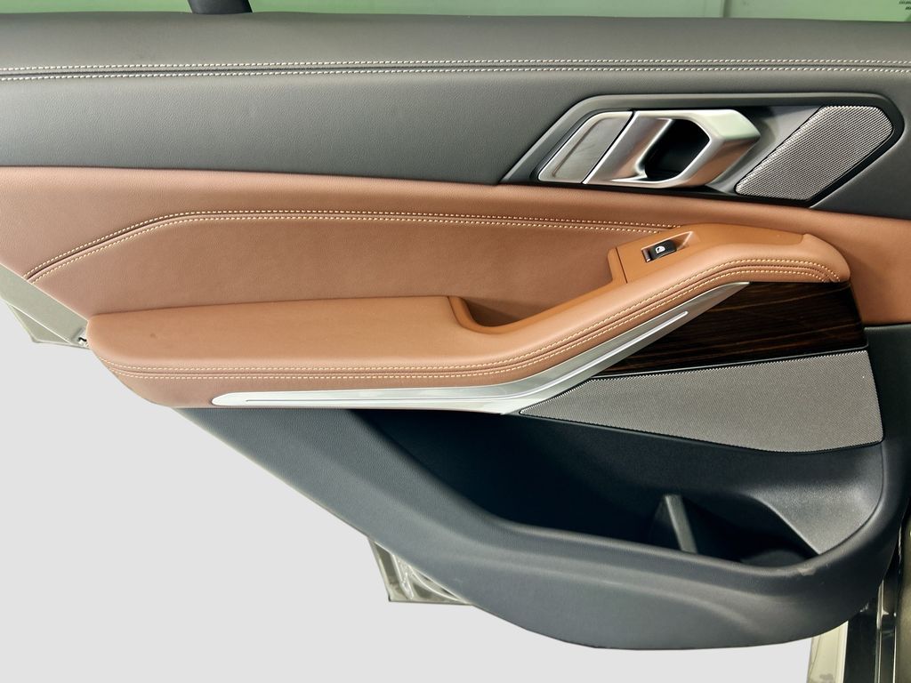 Thumbnail: 2026 BMW X5 - 25