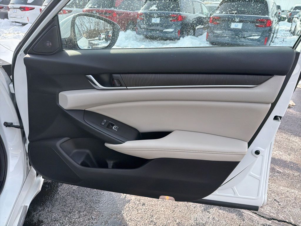 Thumbnail: 2021 Honda Accord - 26