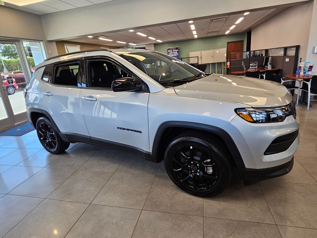 2026 Jeep Compass Altitude's photo