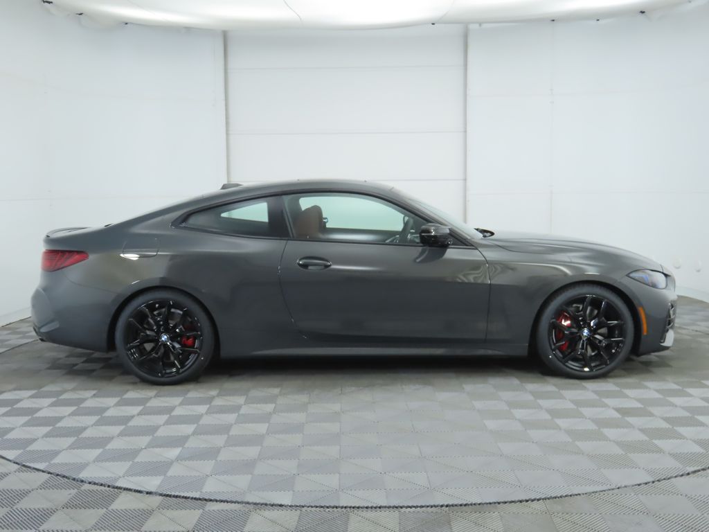 Thumbnail: 2026 BMW 4 Series - 4