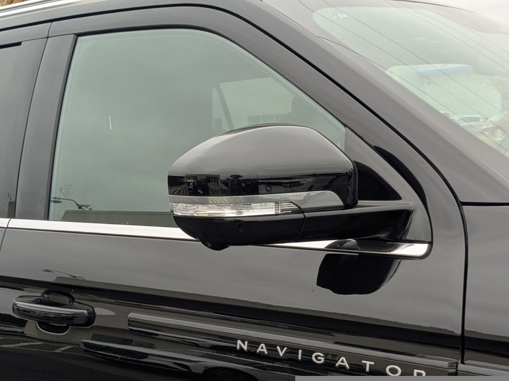2025 Lincoln Navigator Black Label L