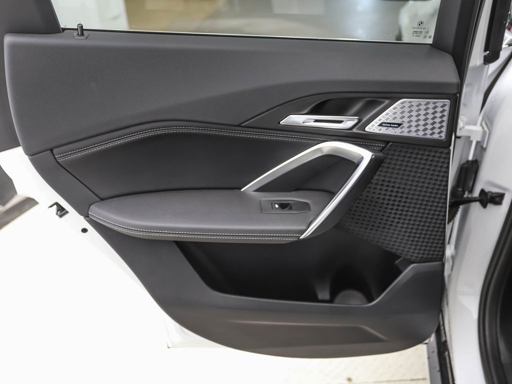 Thumbnail: 2023 BMW X1 - 20