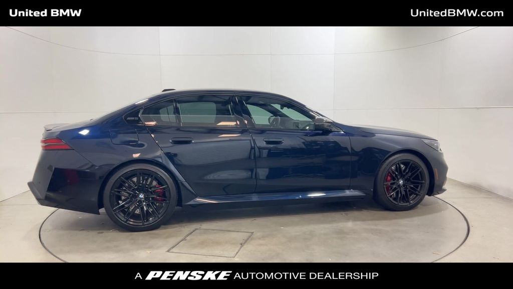 Thumbnail: 2025 BMW M5 - 9