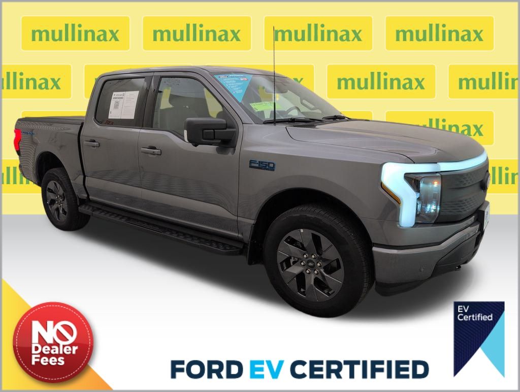 2025 Ford F-150 Lightning Flash's photo