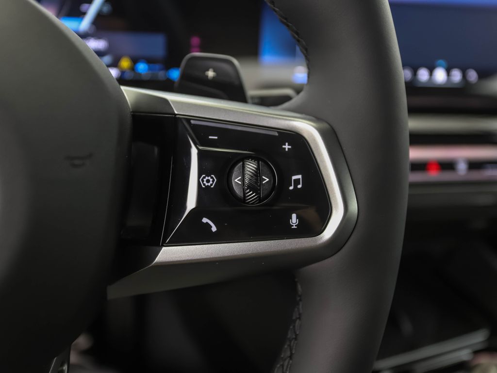 Thumbnail: 2026 BMW 5 Series - 13