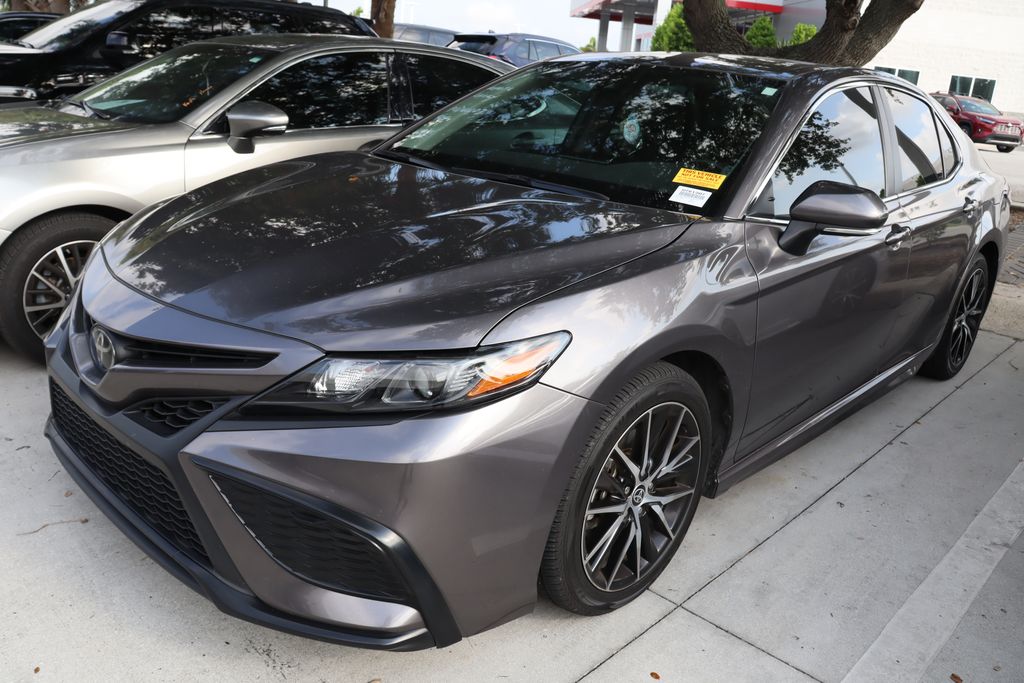 2023 Toyota Camry SE 2