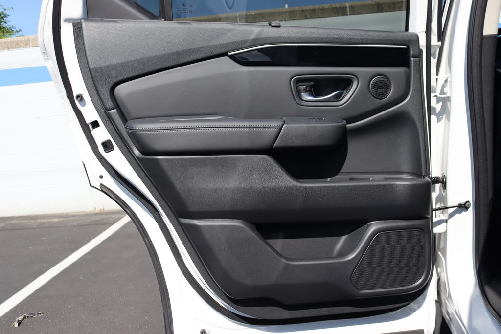 Thumbnail: 2025 Honda Pilot - 11