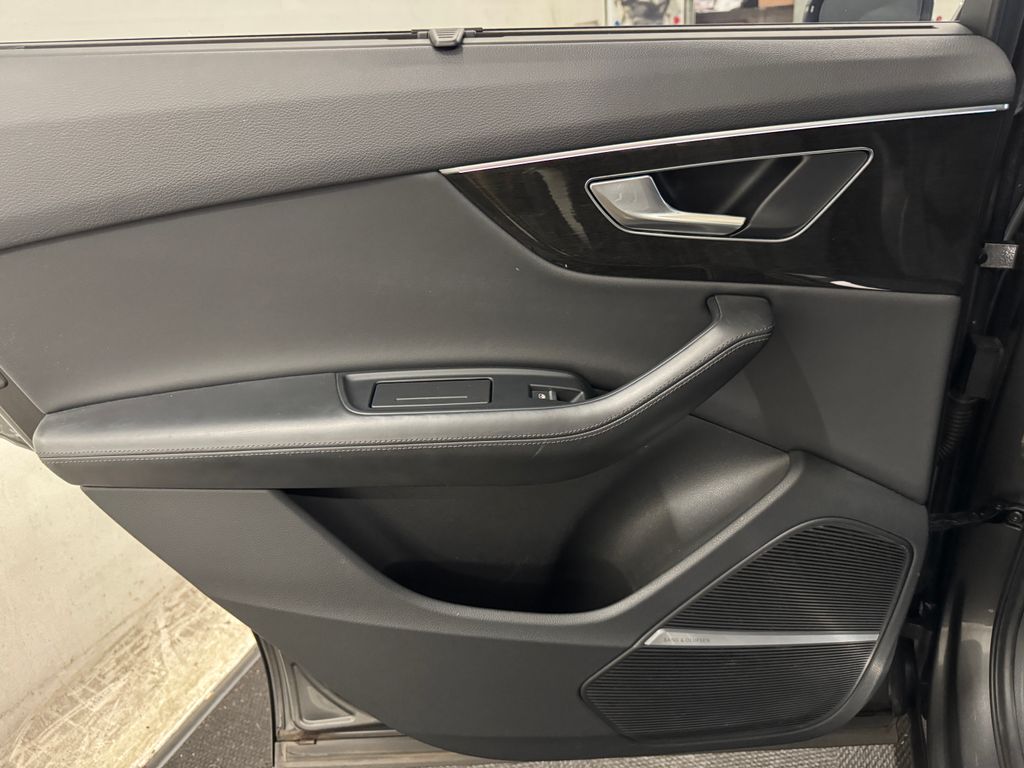 2021 Audi Q7 55 Prestige