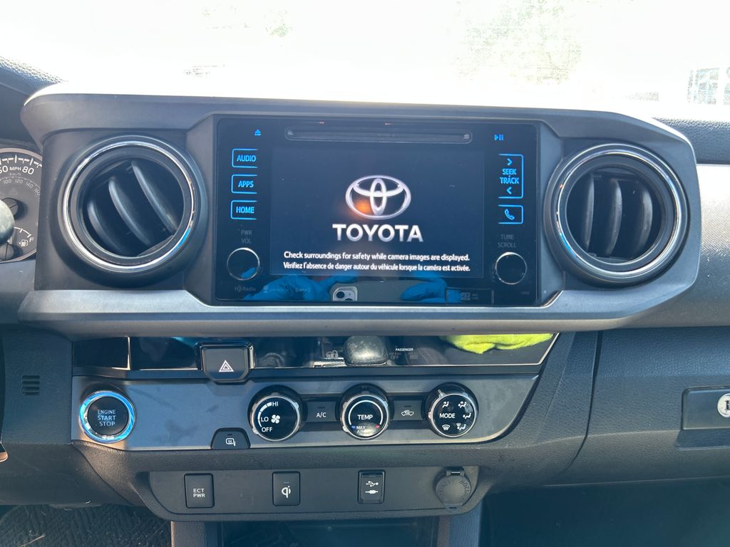 Used 2016  Toyota  image 15