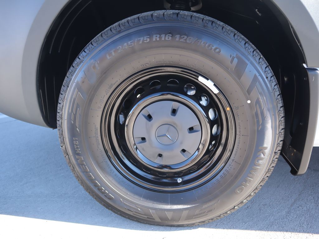 Thumbnail: 2025 Mercedes-Benz Sprinter - 31