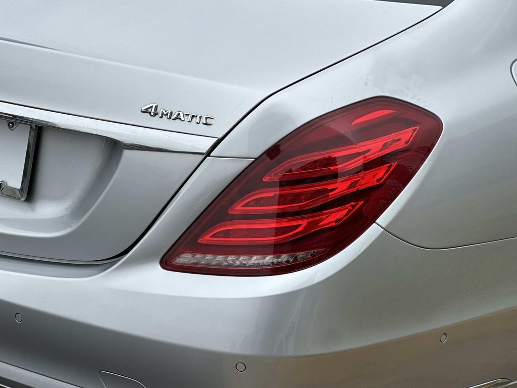 Thumbnail: 2016 Mercedes-Benz S-Class - 10