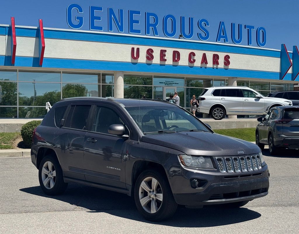Gray (Granite Crystal Metallic Clearcoat) 2016 Jeep Compass Latitude 4WD SUV / Crossover Four-Wheel Drive 6-Speed Automatic