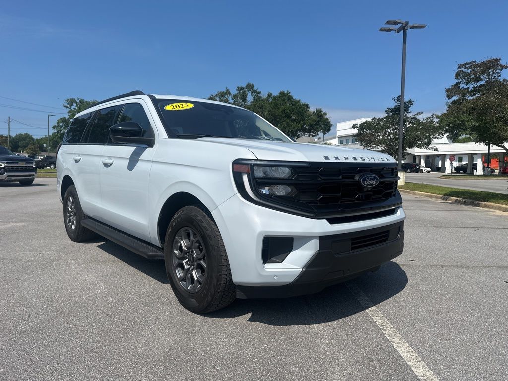 Silver Metallic 2025 Ford Expedition Active RWD SUV / Crossover 4X2 Automatic