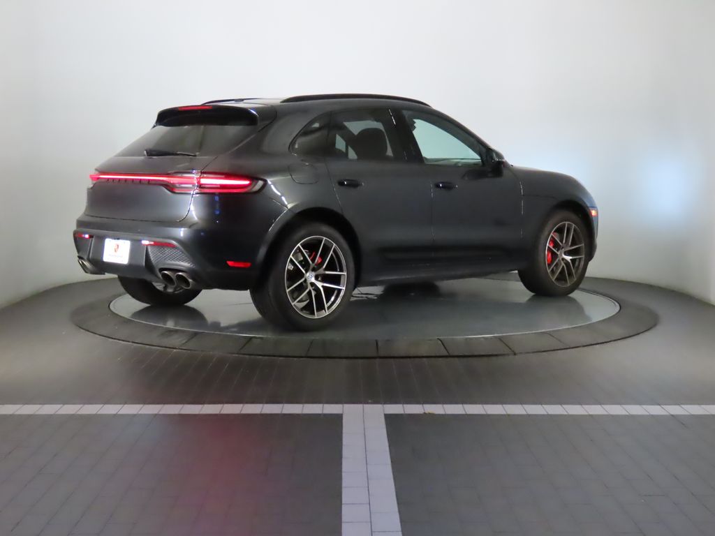 Thumbnail: 2023 Porsche Macan - 7