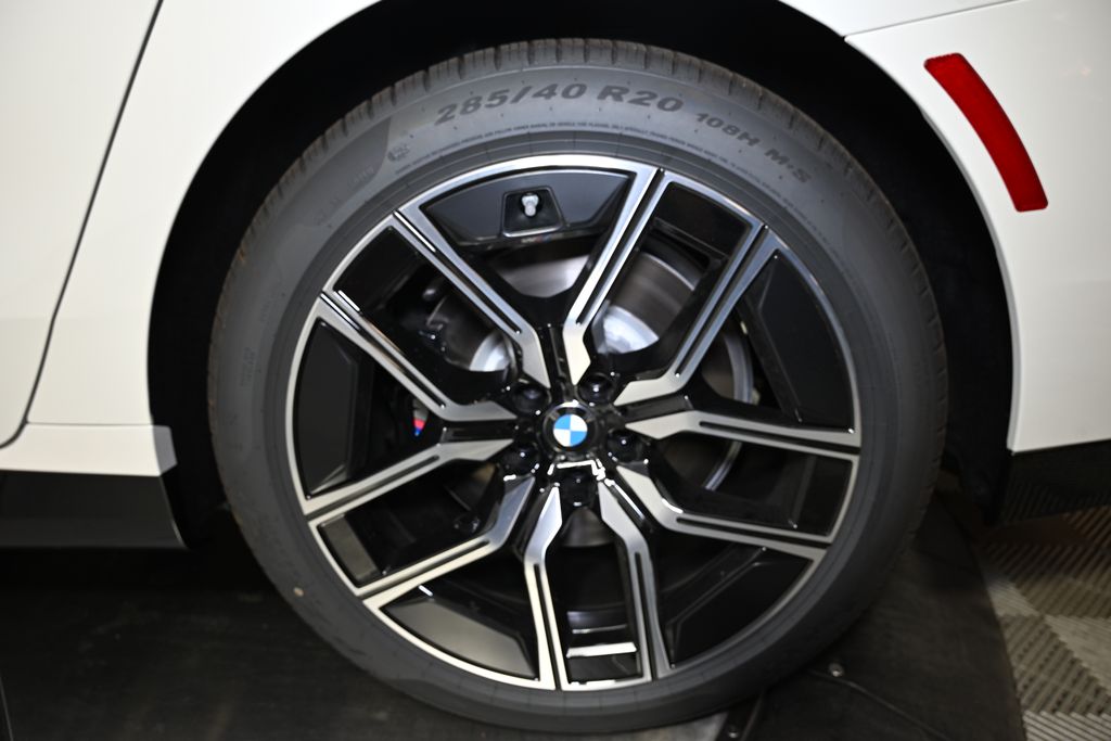 Thumbnail: 2026 BMW 7 Series - 12