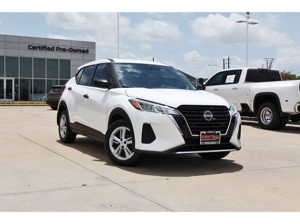 2025 Nissan Kicks Play S White at South Houston Nissan