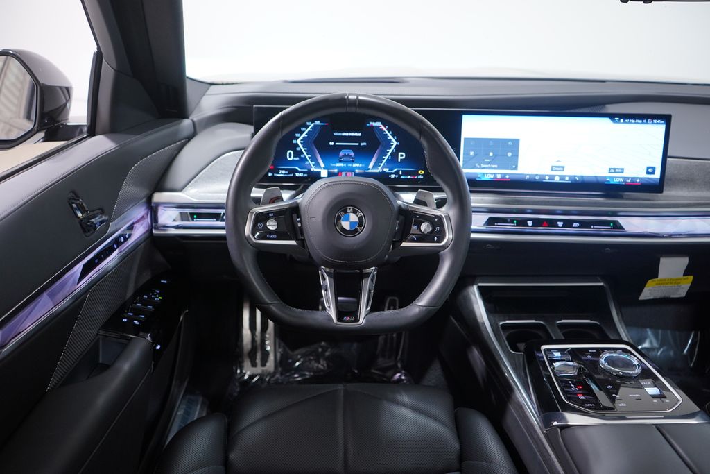 Thumbnail: 2024 BMW 7 Series - 11