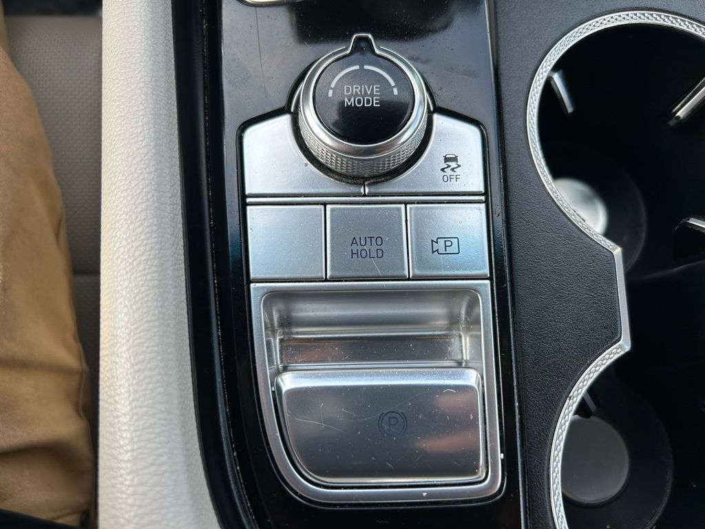 Thumbnail: 2024 Genesis G70 - 28