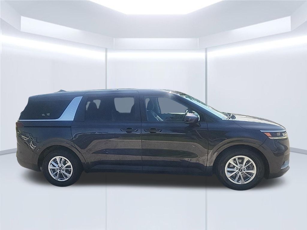 2022 Black Kia Carnival LX FWD Van