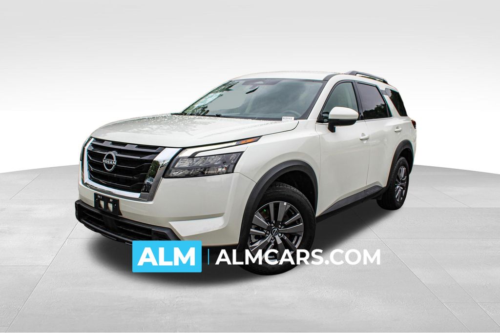 2024 Nissan Pathfinder SV