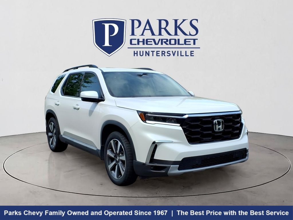 White 2023 Honda Pilot SUV / Crossover Front-Wheel Drive 10-Speed Automatic