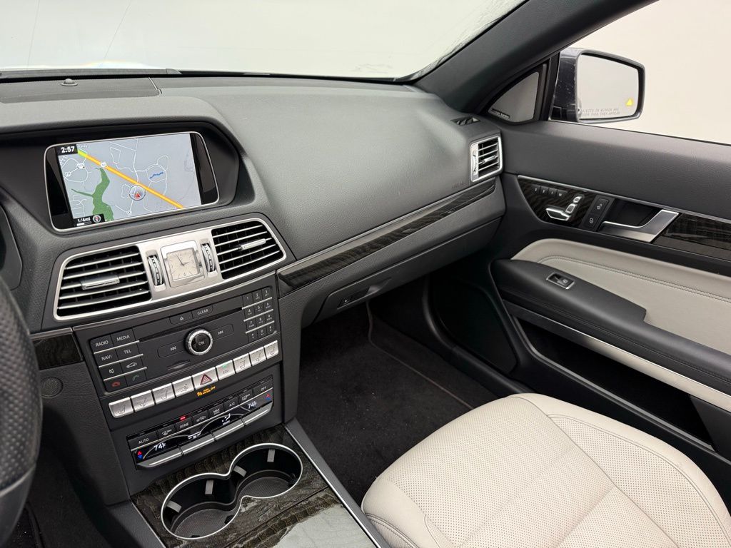 Thumbnail: 2016 Mercedes-Benz E-Class - 12