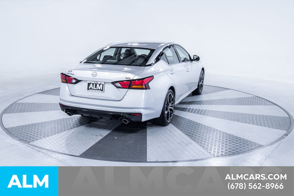 Used 2025 Silver Nissan 2.5 SR image 9