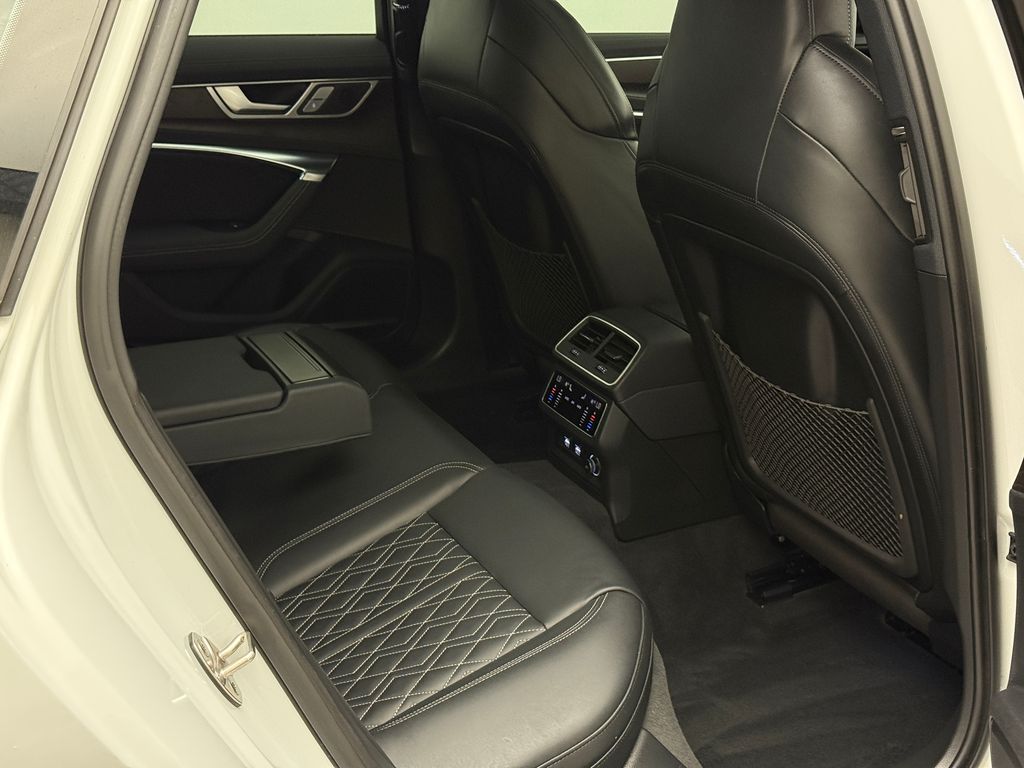 Thumbnail: 2020 Audi S6 - 25