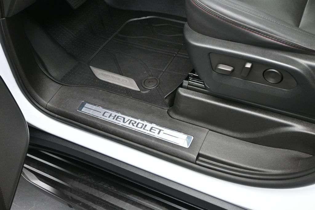 2023 Chevrolet Suburban 4WD RST