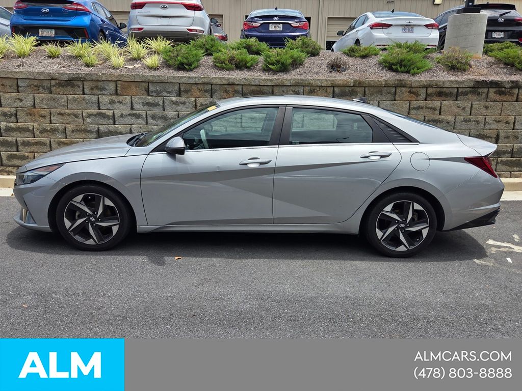 Used 2021 Silver Hyundai SEL image 5