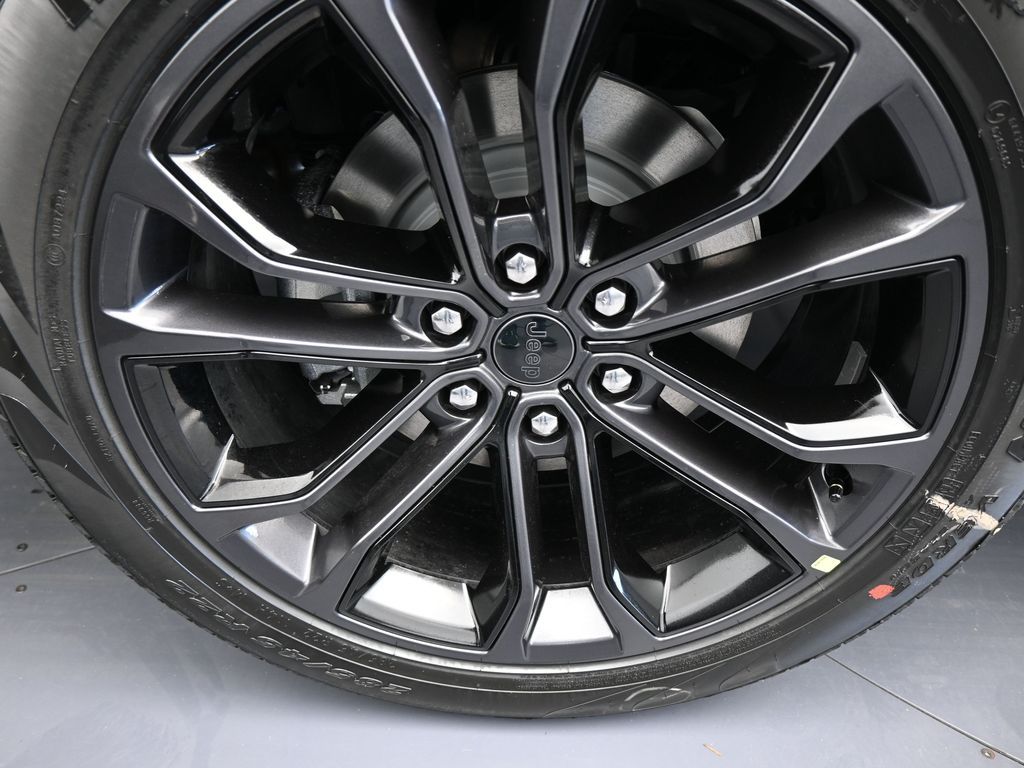 New 2026 Bright White Clearcoat Jeep Summit Obsidian image 41