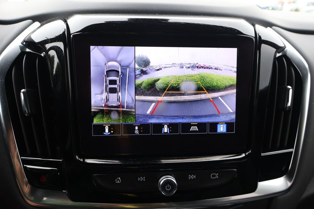 Thumbnail: 2023 Chevrolet Traverse - 25