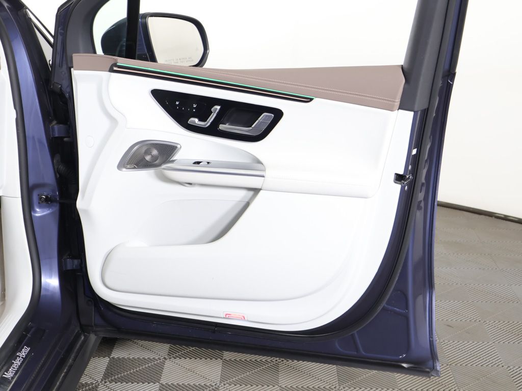 Used 2023 Blue Mercedes-Benz 350 SUV image 27