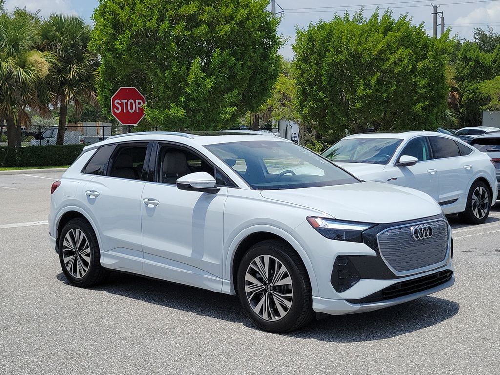 White 2025 Audi Q4 e-tron SUV / Crossover Rear-Wheel Drive Automatic
