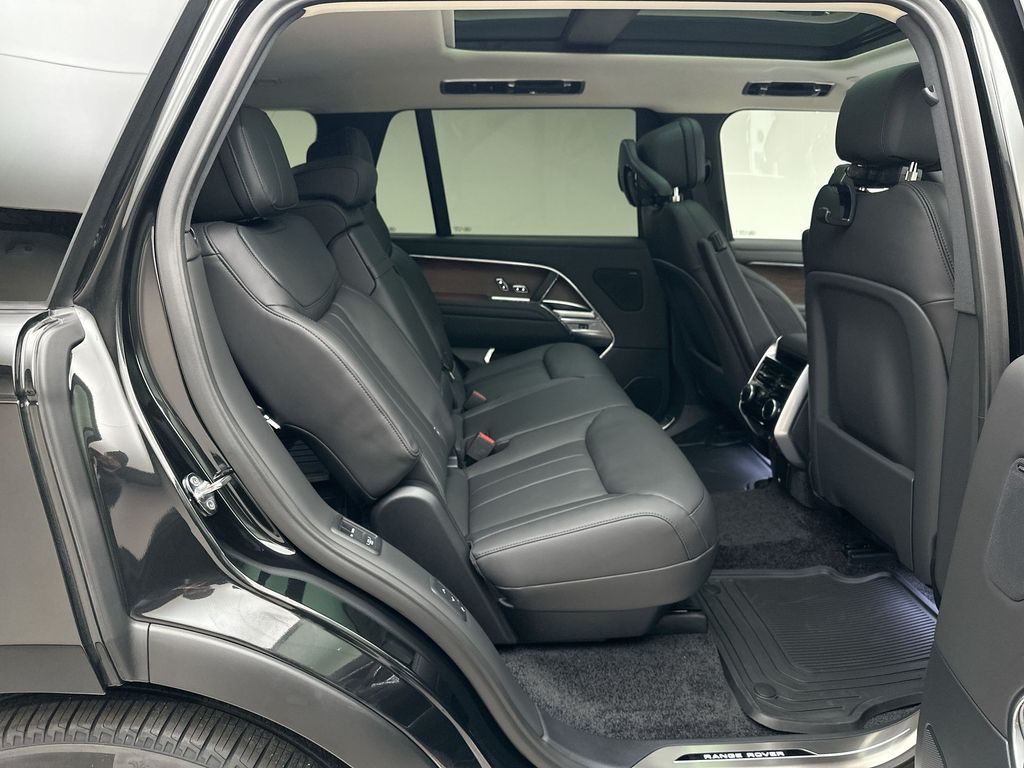 Thumbnail: 2026 Land Rover Range Rover - 7