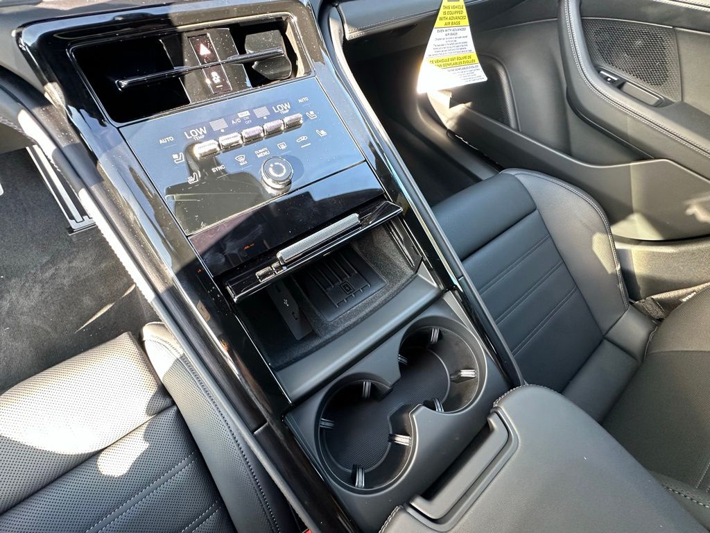 Thumbnail: 2026 Porsche Panamera - 27