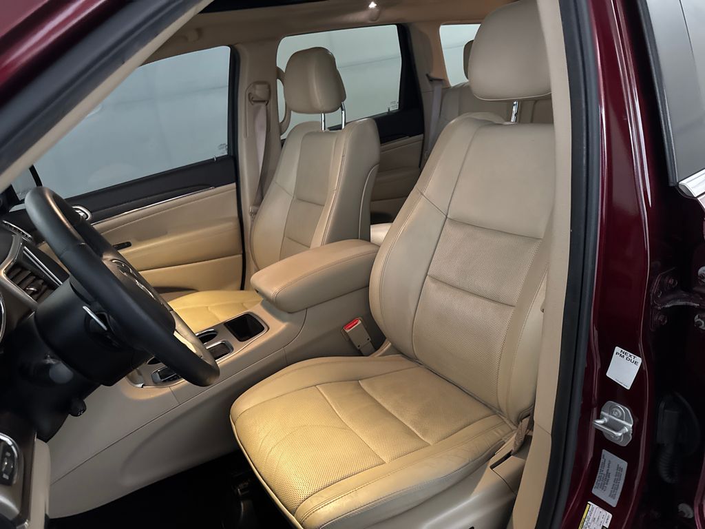 Used 2017 Red Jeep Limited image 18