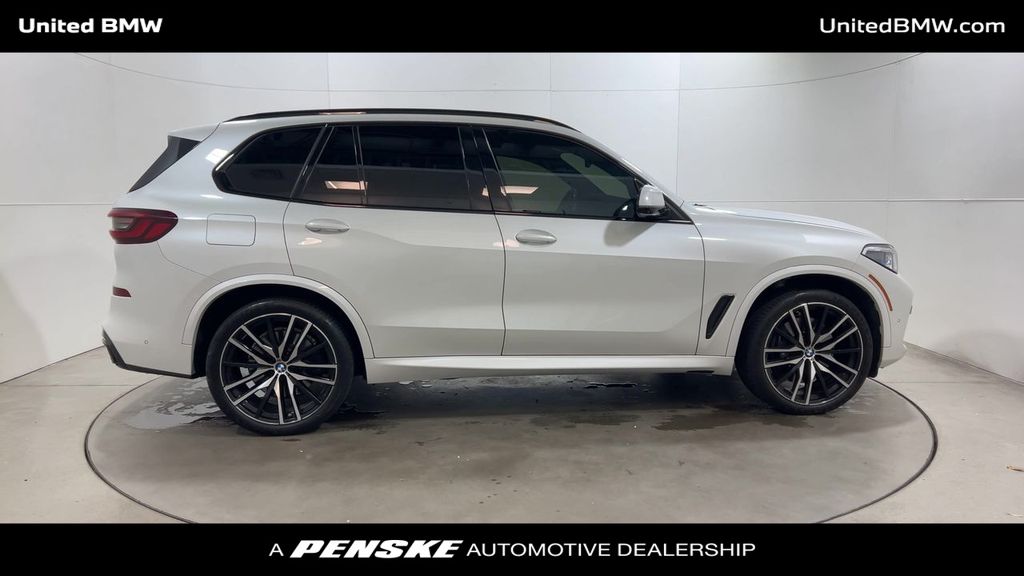 Thumbnail: 2023 BMW X5 - 9
