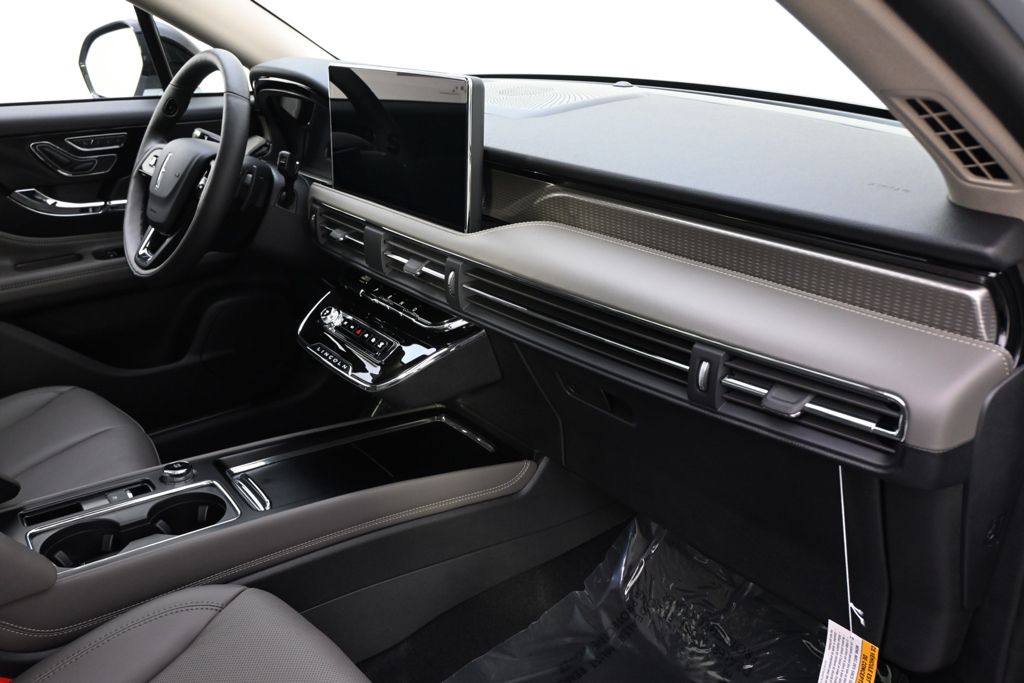 New 2026 White Lincoln Reserve image 15