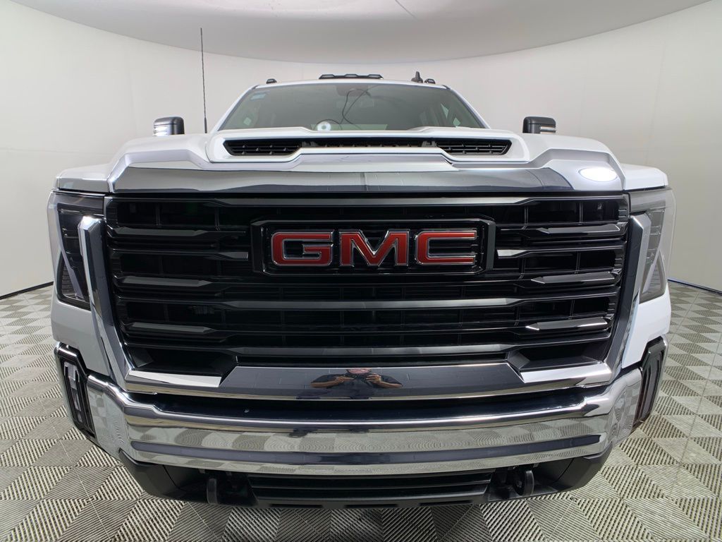 2024 GMC Sierra 2500HD Pro 9