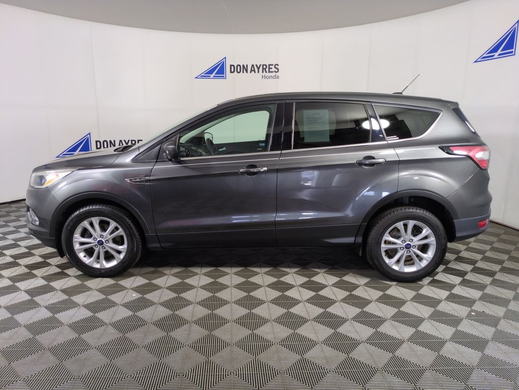 Used 2017 Ford Escape SE For Sale in Fort Wayne, IN