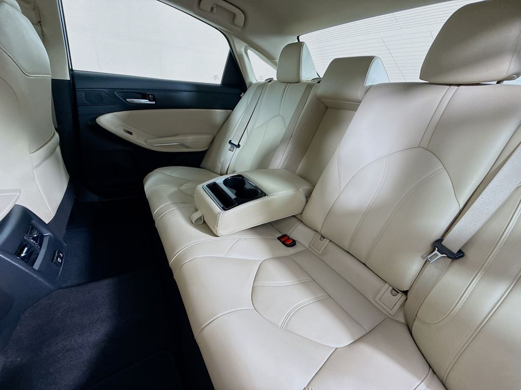 Thumbnail: 2021 Toyota Avalon - 25