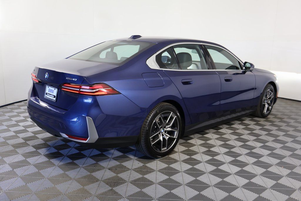 Thumbnail: 2026 BMW i5 - 2
