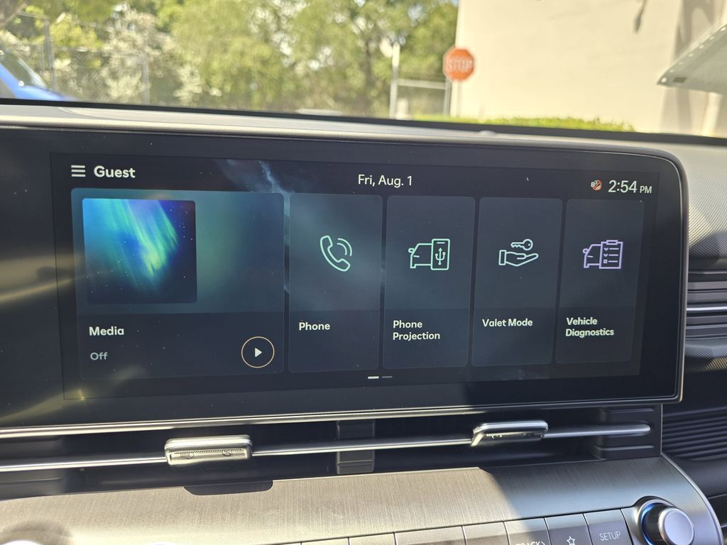 New 2026 White Hyundai SEL Premium image 18