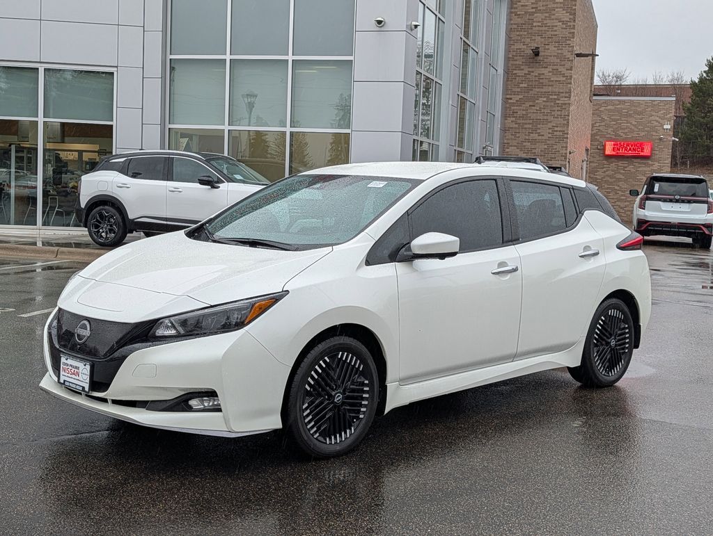 Pearl White Tricoat 2024 Nissan LEAF SV Plus FWD Hatchback Front-Wheel Drive Automatic