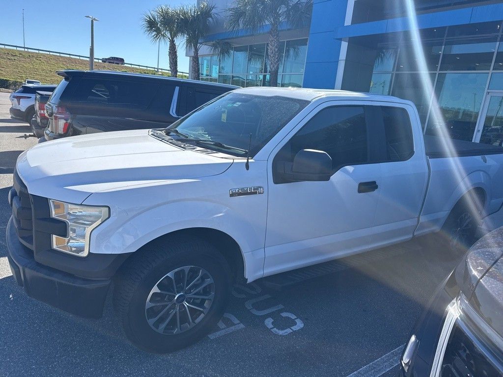 Oxford White 2017 Ford F-150 Pickup Truck 4X2 6-Speed Automatic