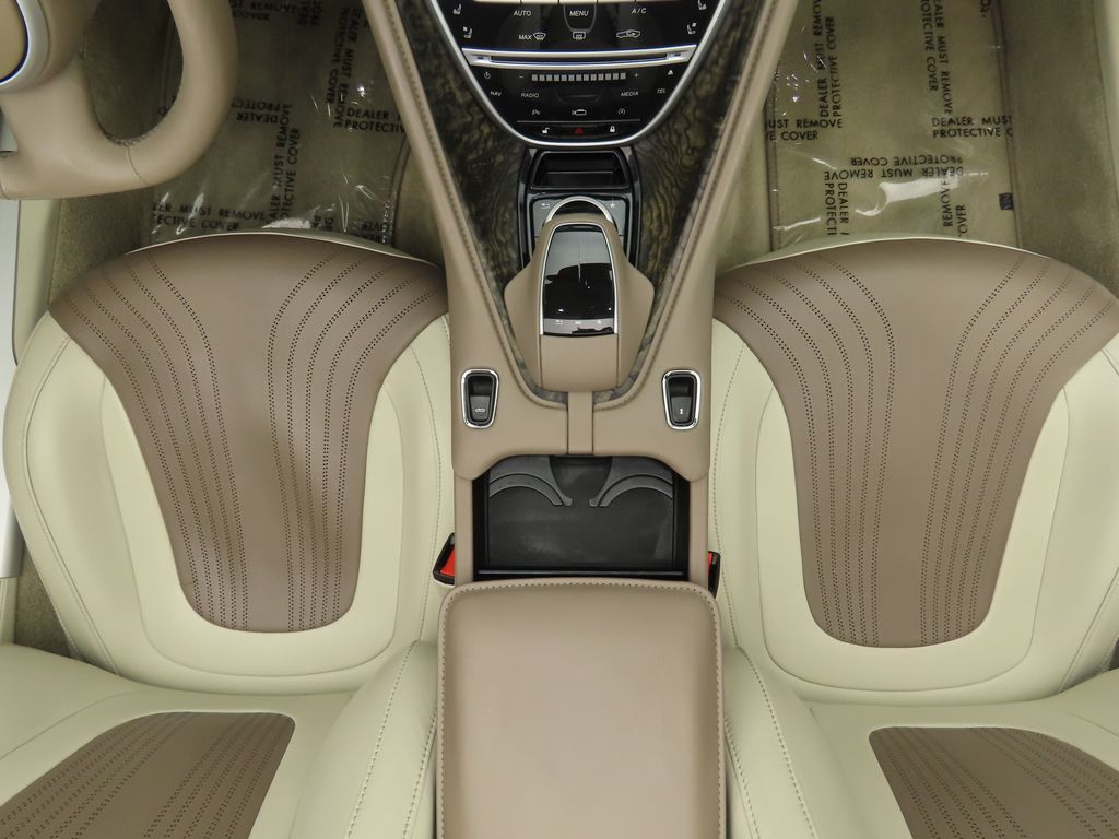 Thumbnail: 2019 Aston Martin DB11 - 17