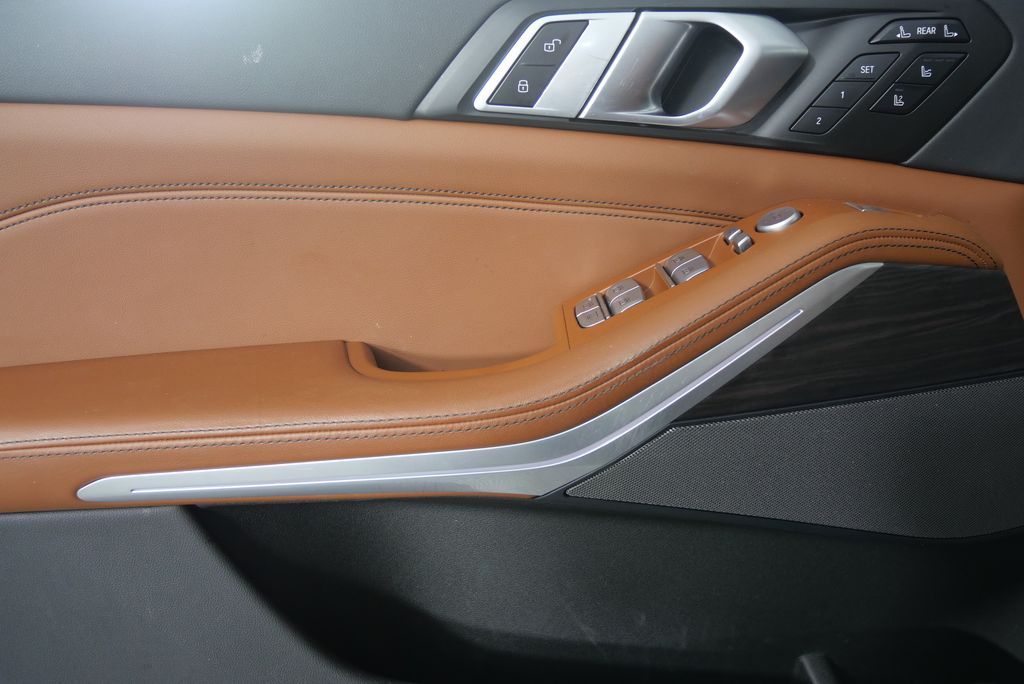 2024 BMW X7 xDrive40i 8